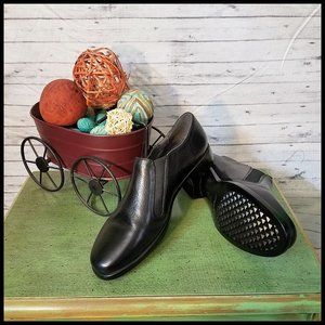 NWOT Black Leather Aerosoles Mules